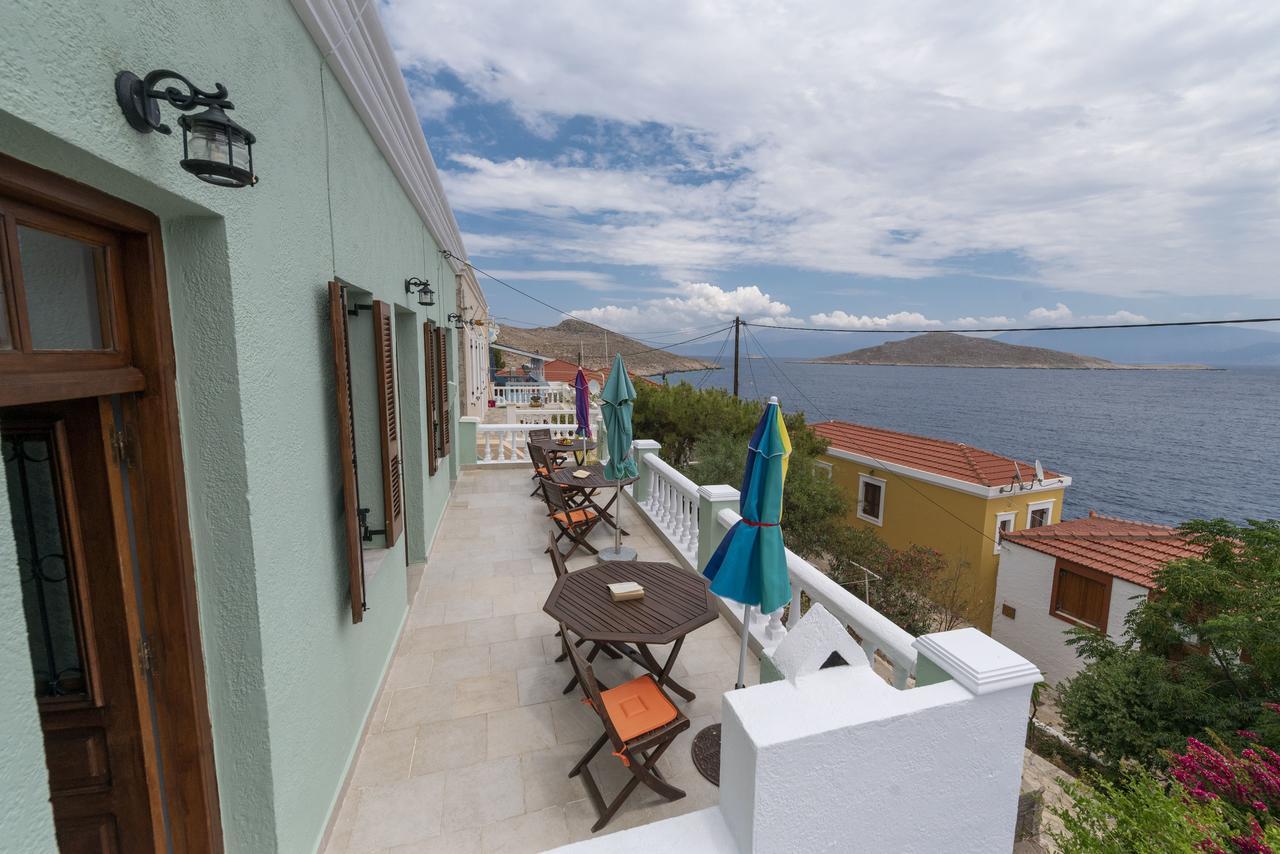 Roulas Apartments Chalki Town エクステリア 写真