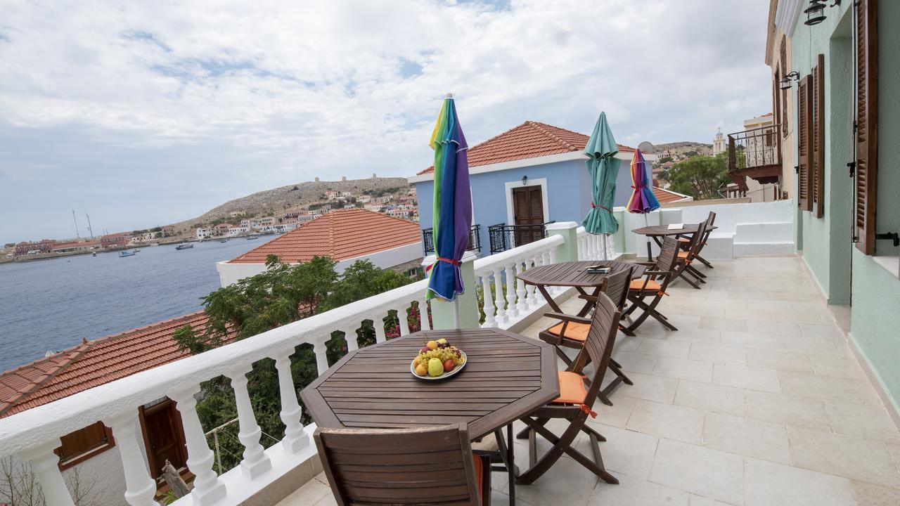 Roulas Apartments Chalki Town エクステリア 写真