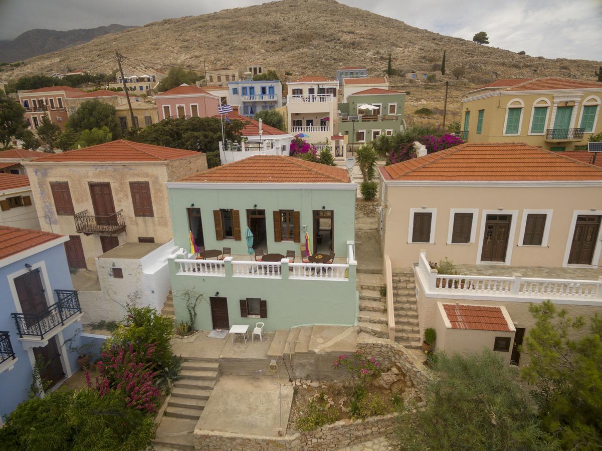 Roulas Apartments Chalki Town エクステリア 写真