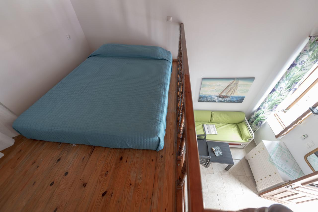 Roulas Apartments Chalki Town エクステリア 写真
